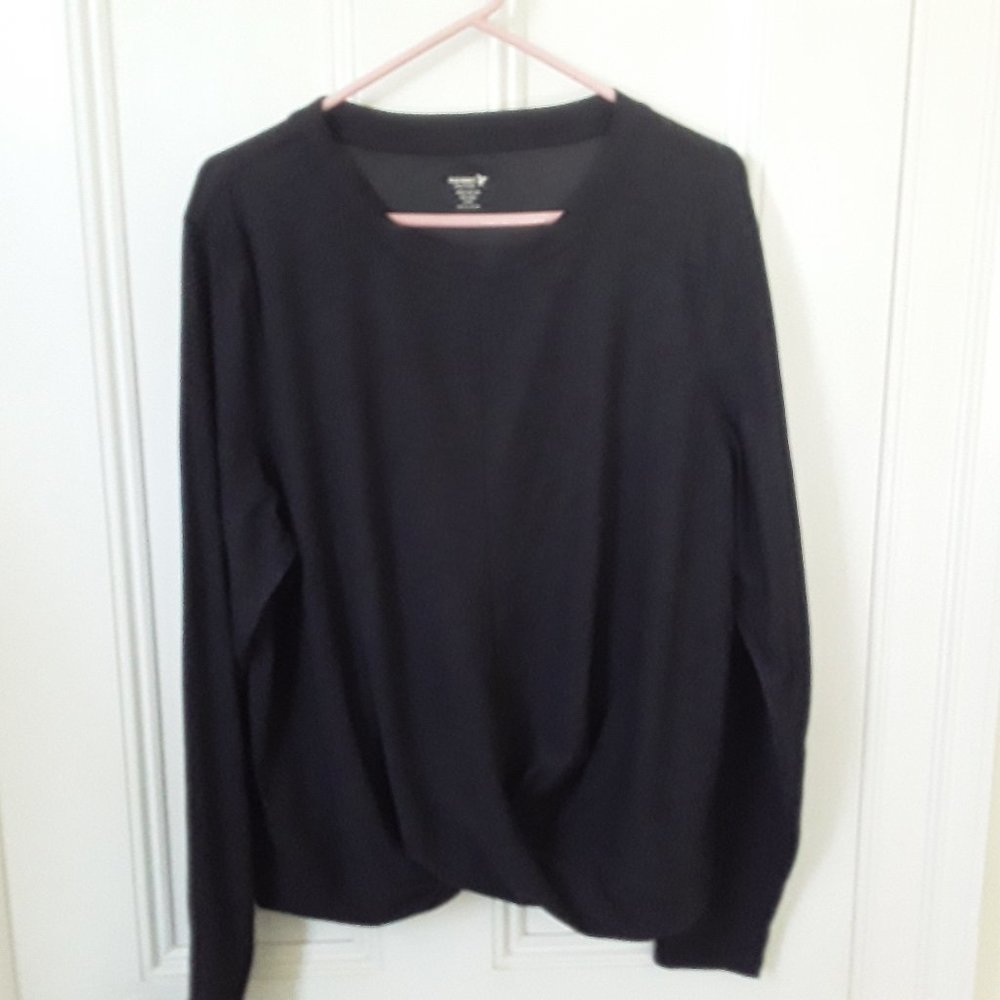 Old Navy Active/Breathe ON wrap-front top